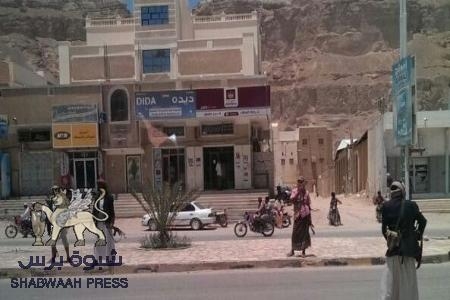 بحماية الصوملي وسلطة سيئون المحلية .. مجاميع مسلحة يمنية تطالب باعتقال مشائخ آل كثير والعوامر والصيعر