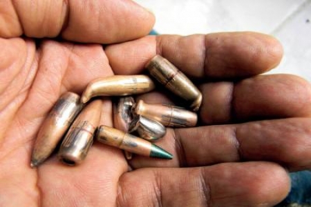 في صنعاء يتم القاء القبض على منفذي الاغتيالات : الداخلية تعتقل اثنين من منفذي عمليات الاغتيالات بصنعاء