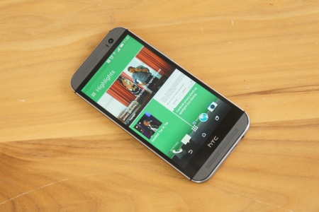 دراسة: مستخدمون من “آبل” و “سامسونج” يتجهون لشراء HTC One M8
