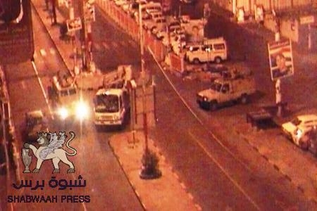 قوات الاختلال اليمني تقتحم بالقوة المسلحة ساحة المعلا