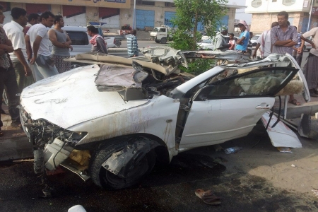 وفاة ثلاثة أشخاص في حادث مروع في بويش بالمكلا شطر سيارتهم نصفين