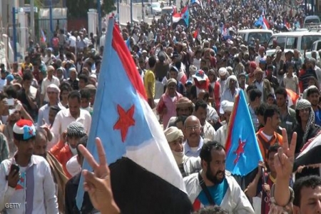 سكاي نيوز : الآلاف يطالبون بالانفصال في جنوب اليمن