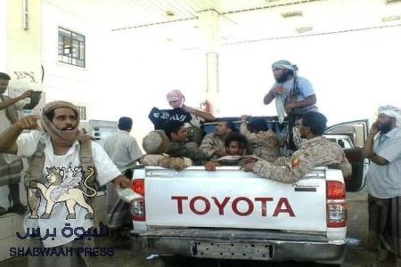 &lsquo;&lsquo; شبوه برس&lsquo;&lsquo; ينشر صورة لأسرى الجيش وصراع بين رئيس الأمن القومي ومحافظ شبوه .