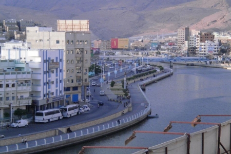 تأكيد مقتل الانتحاري المهاجم لمقر الأمن القومي بالمكلا صباح اليوم