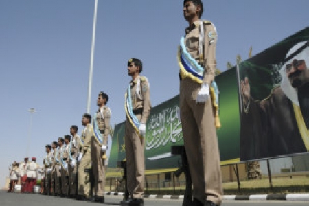 صحيفة الغارديان: السعودية تفكك خلية إرهابية مرتبطة بالقاعدة
