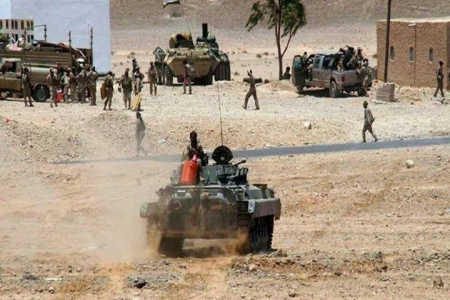 مسلحو &lsquo;&lsquo; القاعدة &lsquo;&lsquo;  يفرّون براً وبحراً من اليمن