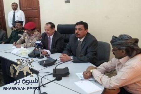 وزير الدفاع لـ لجان شبوه الشعبية .. حقكم مع الأحمدي وباحاج