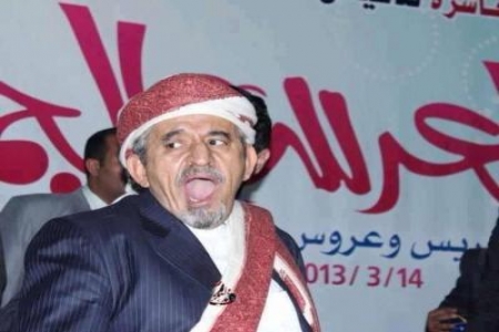 صادق الاحمر يطالب الدولة بمستحقات 14 ألف جندي يعملون لحسابه