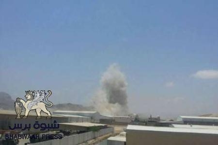 عاجل : سيارة مفخخة وانفجار شديد في معسكر جول مسحى بالمكلا وسقوط قتلى وجرحى