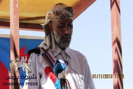 خطيب مخيم الشهيدين بعتق :  تشريد المواطنين وتهجيرهم من منازلهم وقصفها ارهاب