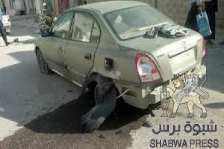 انفجار عبوة ناسفة بسيارة عقيد في الاستخبارات في محافظة لحج