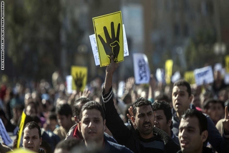 صحف: ملايين الدولارات ضخها الإخوان لإفشال انتخابات الرئاسة في مصر