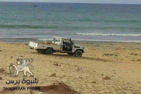 العثور على سيارة شاص بها قتيلين مجهولي الهوية في ساحل الشحر