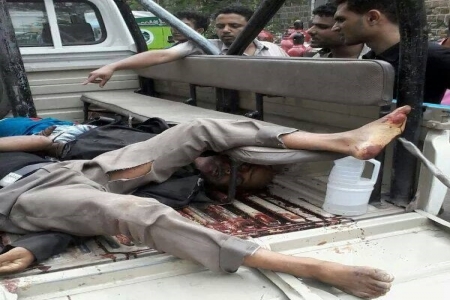 بسبب قتلهم لكلب يمتلكه : قام بقتل الأب وابنه بسبب ذلك