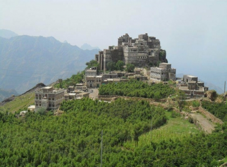 وساطة قبلية تحرر طقمين وجنودا من القوات الخاصة بعد يوم من احتجازهم من قبل مسلحين في حراز بصنعاء