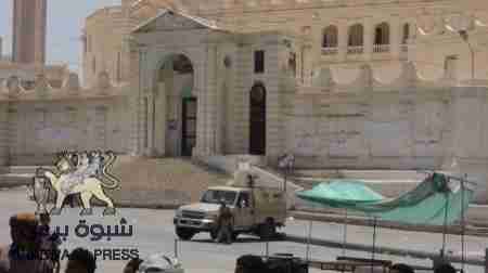 قوات الإحتلال تداهم فندقاً في سيئون وتعتقل مشتبهين وعاملين حضرميين