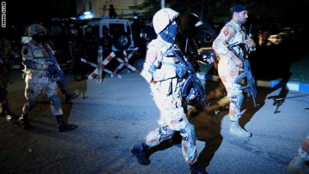 باكستان: 10 قتلى بهجوم مسلحين على مطار كراتشي