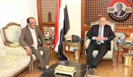 مستشار الرئيس هادي : الباب مفتوح لكل القيادات الجنوبية بما فيها علي سالم البيض