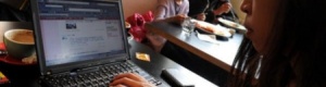 من أجل كأس العالم : صينيون ‘‘ يمرضون‘‘  لمشاهدة المونديال