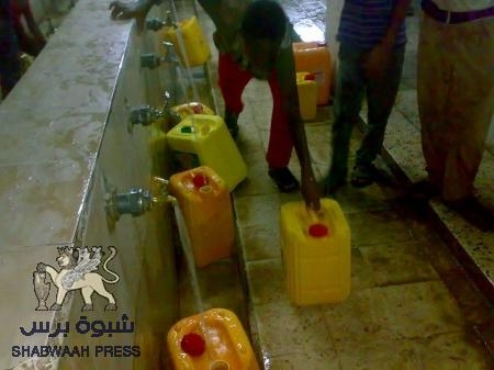 أبناء قرية دات القفل يتهمون عناصر إصلاحية بقطع مياه الشرب عن مدينة عتق لأسباب سياسية
