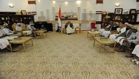 الرئيس هادي يستقبل ممثلين عن قبائل بلحارث الجنوبية وآل ابوطهيف الشماليين