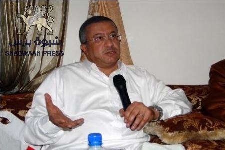 النفاق السياسي والاعلامي مجاملة لوزير الاعلام اليمني كونه التزم قرارا يسري على عموم الناس