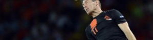 مقاضاة الفيفا بسبب لعب الكرة بالرأس
