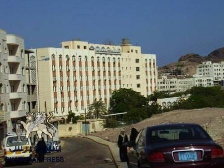 عدن .. الفساد في رأس المحافظة