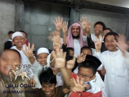 داعية حضرمي من طراز جديد يسافر الى أندونيسيا ليعلم أهلها شعارات الماسونية .