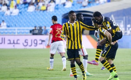 الاتحاد يتصدر الدوري بعد فوزه على الرائد