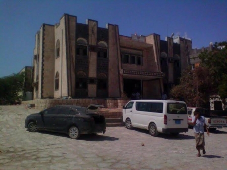 سلطة أمن حضرموت تستعيد باص فرع الجمارك نهبته عصابة سرقة