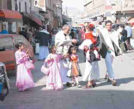 وسط ظروف اقتصادية صعبة .. صنعاء تخلو من سكانها جزئياً خوفاً من اشتعال الأزمة