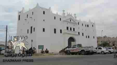 مدير تربية حضرموت يحرم أربعين أسرة من فرحة العيد