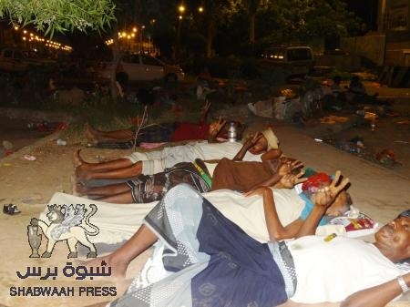 ثوار الجنوب يفترشون ارض ساحة الحرية في خورمكسر (صور)