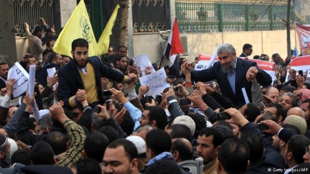 رواج أفكار السلفيين على حساب انكماش الإخوان المسلمين؟