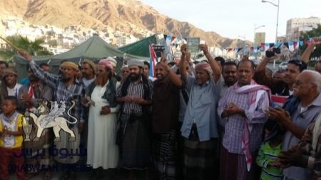 مقدم قبيلة اليزيدي في حضرموت يعلن انضمامه لساحة اعتصام الحراك الجنوبي في المكلا وينصب خيمته فيها