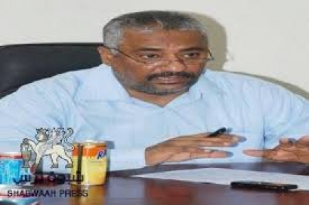 عاجل : مسلحين مجهولين يستهدفون مدير عام مديرية المكلا بالرصاص