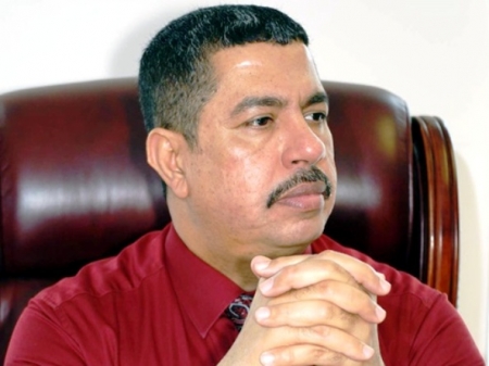 أحد مستشاري الرئيس هادي : حكومة بحاح للتحضير للإنتخابات وترحل
