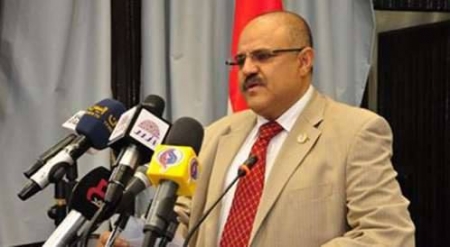 قذافي اليمن : وزير يعين امرأة كمرافق شخصي