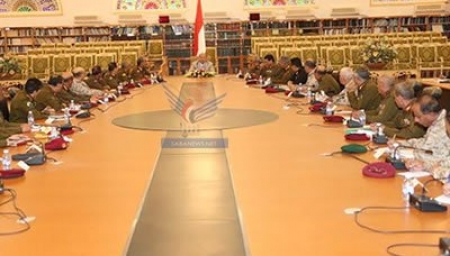 الرئيس هادي يعقد اجتماعا استثنائيا لقيادات وزارة الدفاع