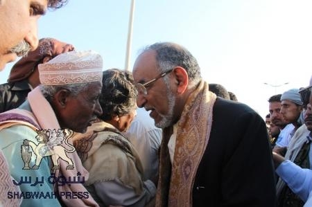 بالصور .. شاهد كيف استقبل أبناء المكلا وقيادات المكونات الجنوبية السيد الجفري ومرافقيه أثناء زيارته للمكلا