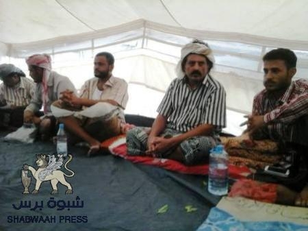 مديريات لحج تعقد لقا هاما وتدعو قيادة مكونات المحافظة للاجتماع الاثنين لتحديد موقف نهائي من الاعتصام والتصعيد