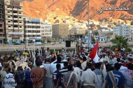 اللجنة النقابية لكلية الآداب بجامعة حضرموت تنضم لساحة الاعتصام بالمكلا