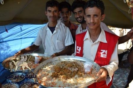 مجموعة شباب المهرة الأحرار تضع بصمتها بين المعتصمين بعدن‎