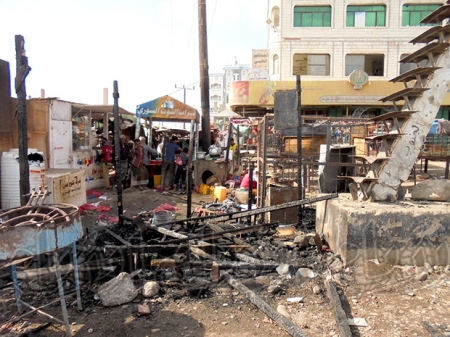 مجهولون يضرمون النار في أكشاك بصبر لحج