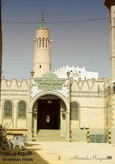 في عاصمة الثقافة الإسلامية الغناء تريم ..متنفذي الأجهزة الأمنية بتريم ينتهكون القوانين ويخترقونها ويتلاعبون بها