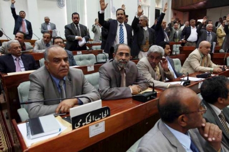 البرلمان اليمني يمنح حكومة بحاح الثقة