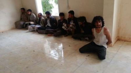 قادمة من محافظة الزنداني والحنق : اللجان الشعبية بأبين تنشر &lsquo;&lsquo;صورة&lsquo;&lsquo; لخلية إرهابية ضبطت في جعار