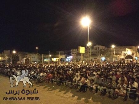 في أول عملية استهداف لمخيمات الاعتصام : قنبله صوتية على المعتصمين ولا ضحايا