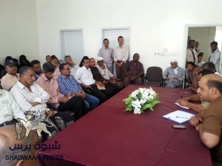 القائم بأعمال مدير عام صحة ساحل حضرموت يعقد سلسل الاجتماعات مع موظفي دوائر المكتب
